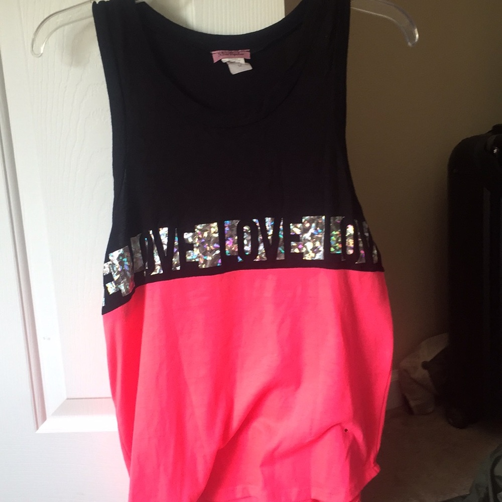 Black and pink workout tank